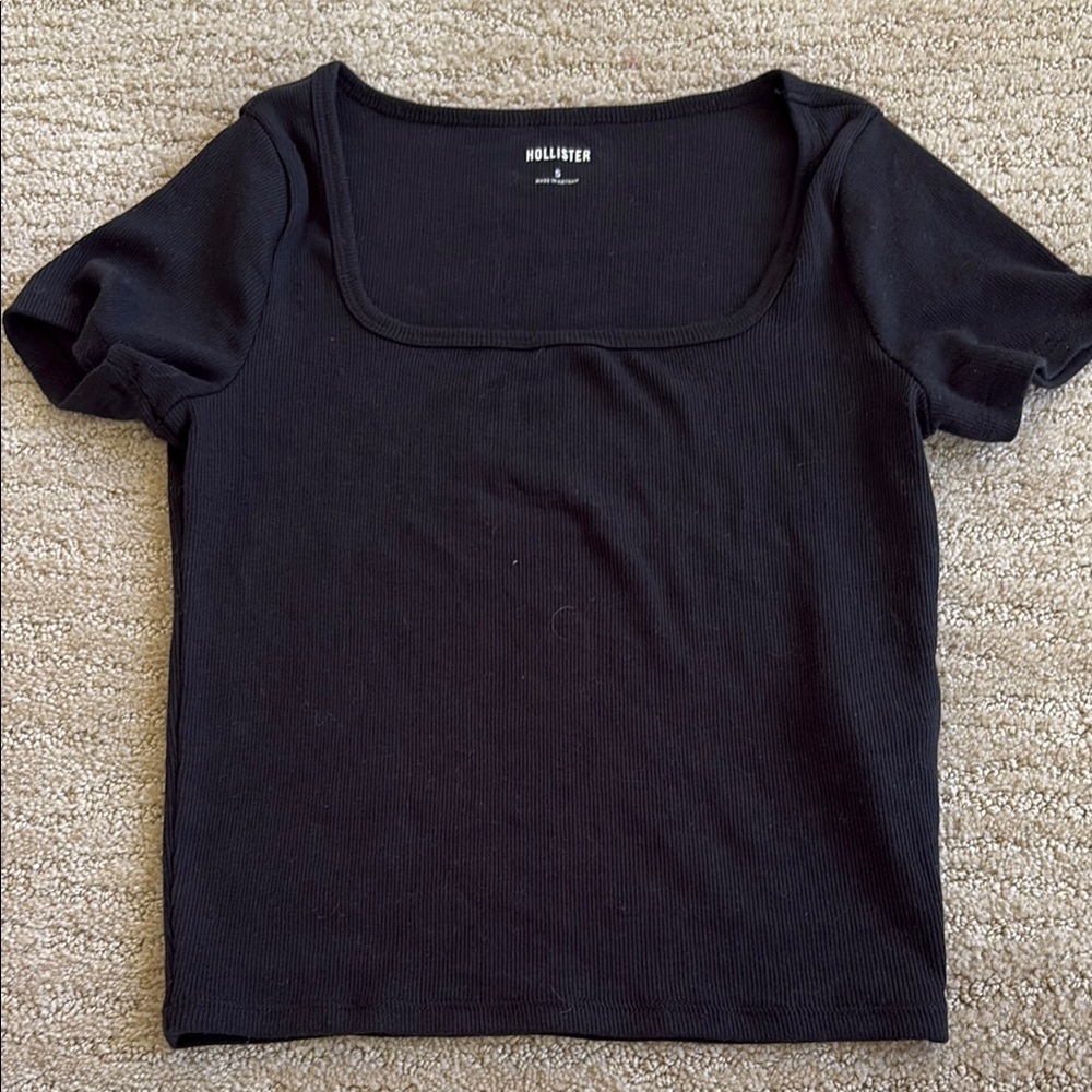 Hollister Women's Black Ribbed Short Sleeve Tee